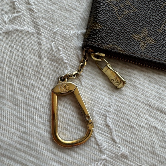 Louis Vuitton authentic pochette cles monogram - Picture 3 of 8